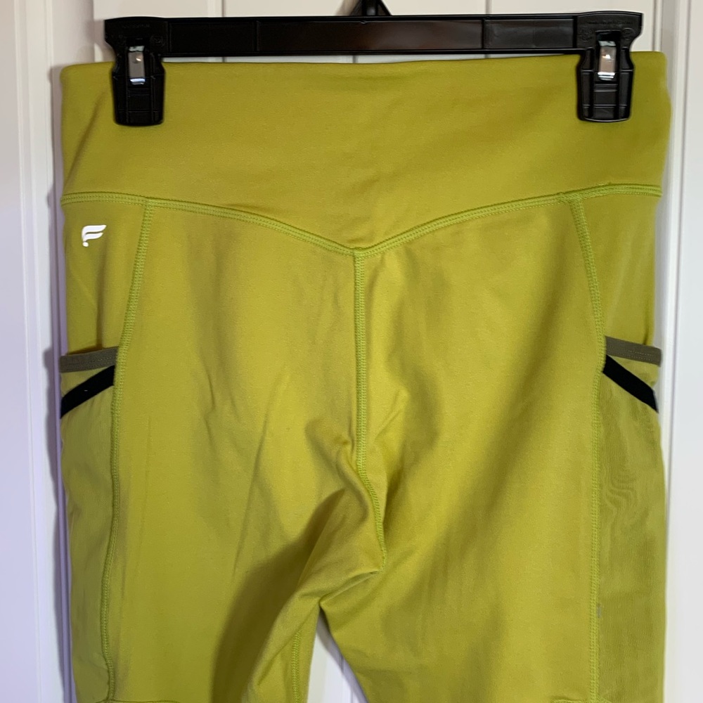 Fabletics Trinity Motion 360 Mid-Rise 7/8 Legging… - image 5